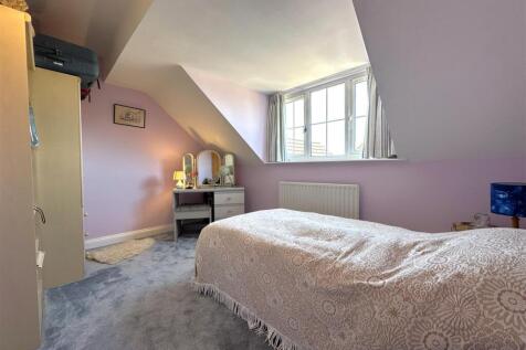 Fourth Bedroom 884