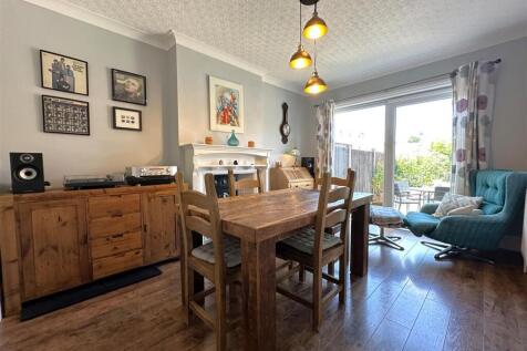 Dining Room 846