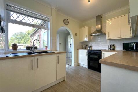 Modern Fitted Kitchen 854