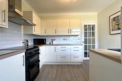 Stylish Contemporary Kitchen 867