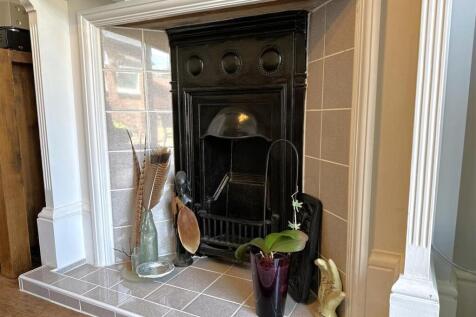 Exposed Feature Fireplace 852