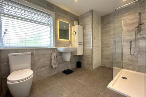 Stunning Modern Shower Room 825