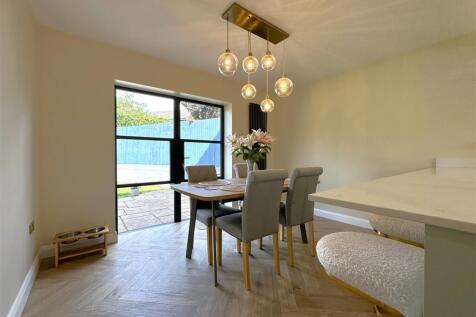 Dining Room 4.