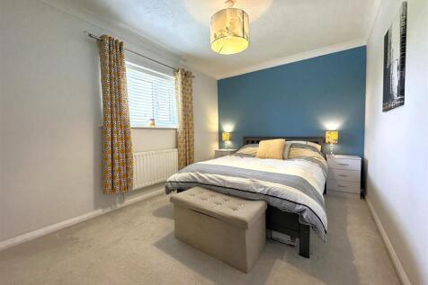 Master Bedroom 11.