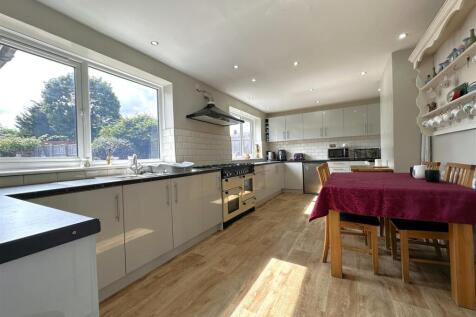 Generous Contemporary Kitchen 403