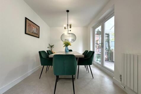 Dining Room 088