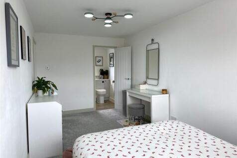 Bedroom One Into En-Suite 958