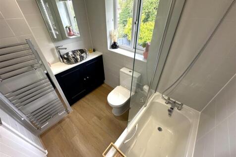 Contemporary Family Bathroom 992