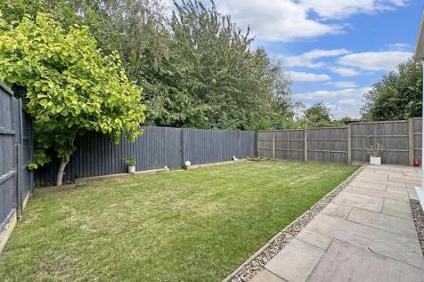 Private Well-Appointed Garden 149
