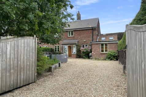 Gated Front Aspect 801