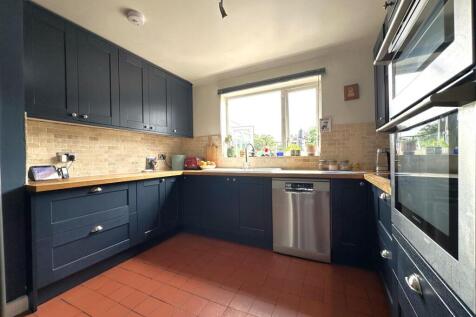 Modern Fitted Kitchen 701