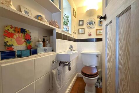 Ground Floor W.C 754