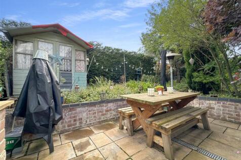 Secluded Paved Seating Area 768