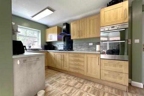 Well-Appointed Kitchen 488