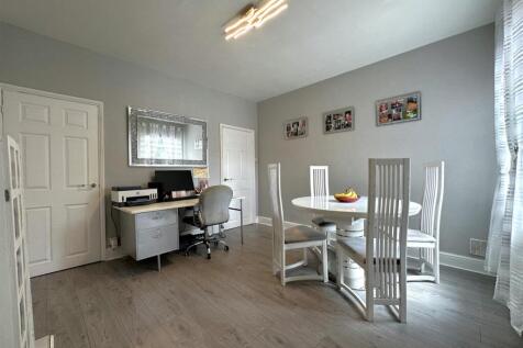 Dining Room 635