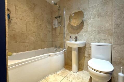 Modern Family Bathroom 859