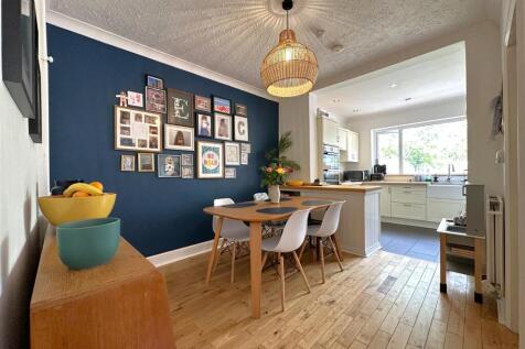 Dining Room Into Extended Kitchen 989