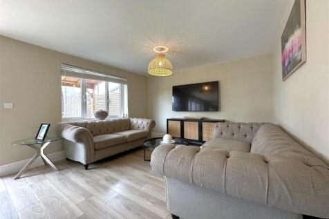 Living Area 482