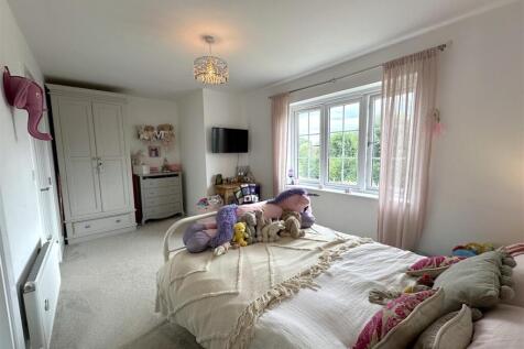 Second Bedroom 550