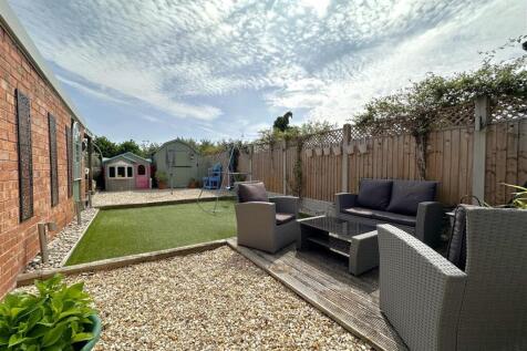 Lovely Landscaped Garden 316