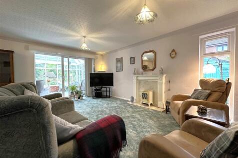 Large Living Room 330