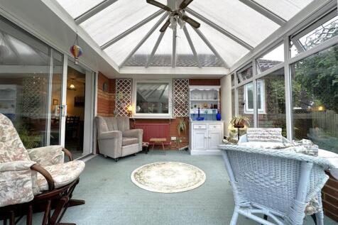 Generous Conservatory 354