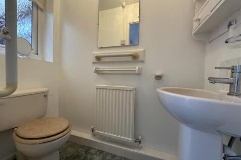 Cloakroom/ W.C 308