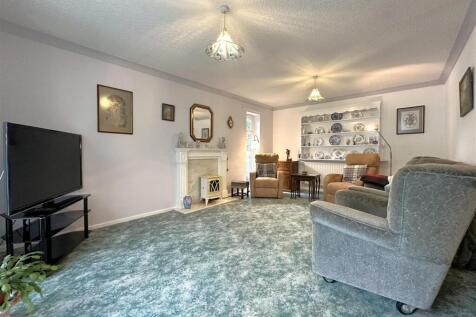 Copious Living Area 327