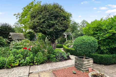 Wonderful Private Garden 909