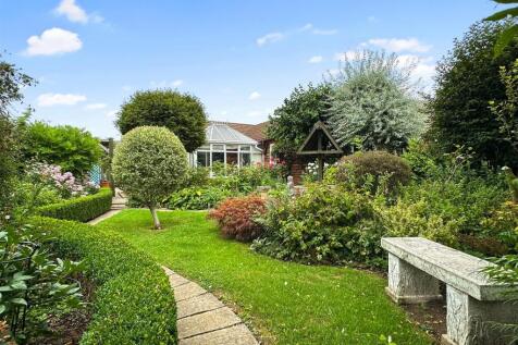 Beautiful Garden 922