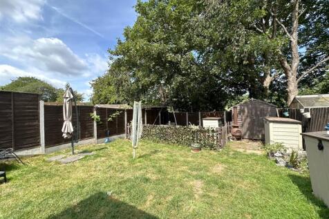 Well-Appointed Rear Garden 598