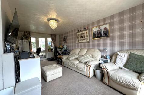 Generous Living Room 608