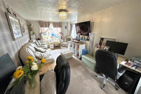 Generous Living Space 615
