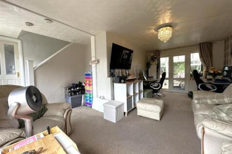 Living Room 619