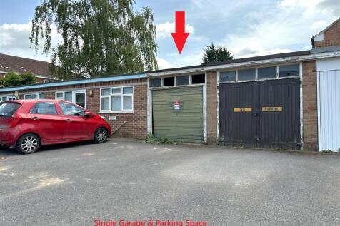 Garage &amp; Parking Space 646