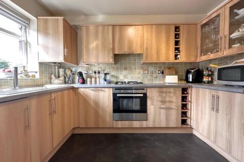 Well-Appointed Kitchen 282