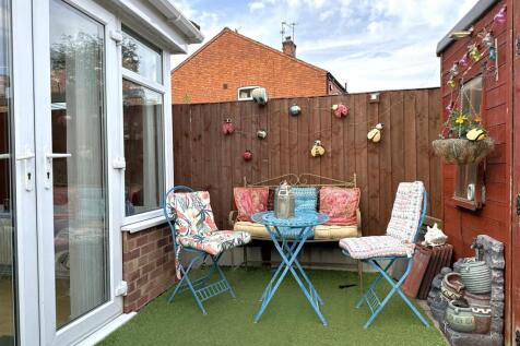 Delightful Seating Area 326