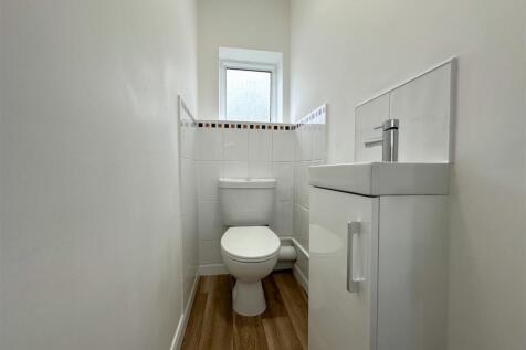 Ground Floor W.C 089