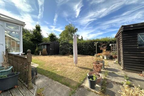 Well-Appointed Private Garden 754
