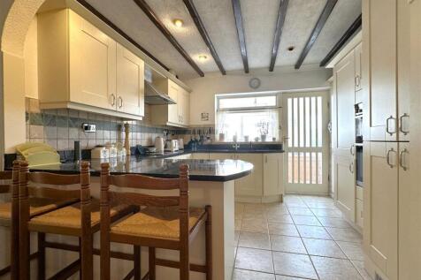 Beamed Breakfast Kitchen 805