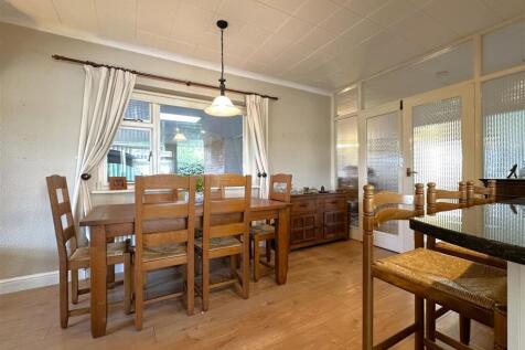 Dining Room 807