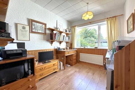 Bedroom Three 725