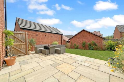 SOUTH-FACING Garden 755