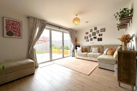 Living Room With BI-FOLD Doors 775