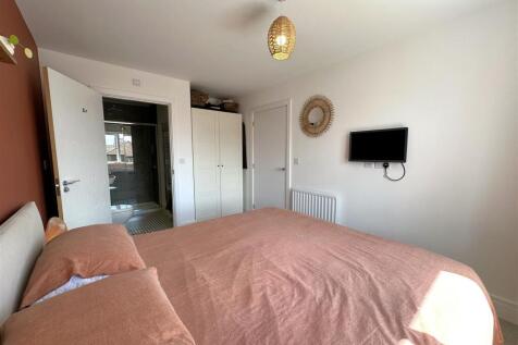 Bedroom One Into En-Suite 651