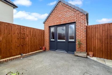 Detached Home Office 736