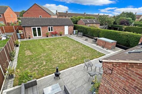 Generous Enclosed Garden 285