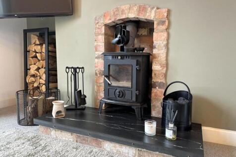 Inset Log Burner With Raised Hearth 6mg