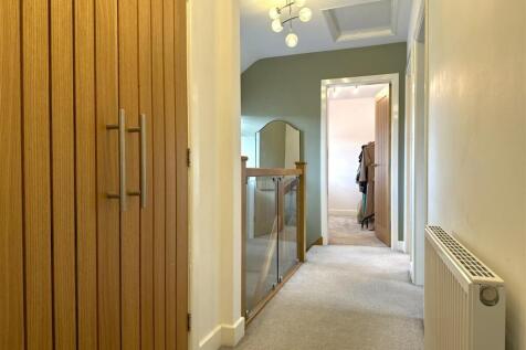 Lovely First Floor Landing 127