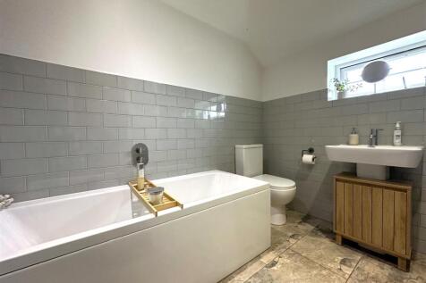 Modern Family Bathroom 264